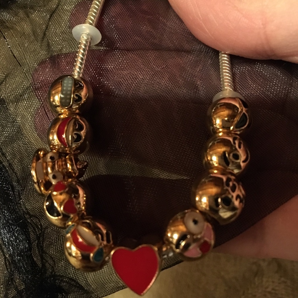 Emoji charm bracelet with 10 emojis-new in package